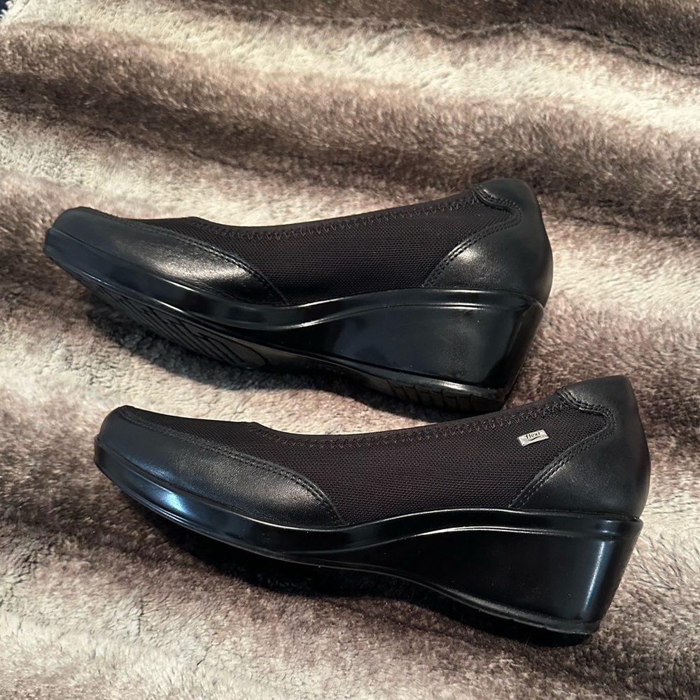 Flexi Comfortable Wedge - Black - image 1